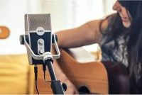 AKG Lyra mavi-gümüş gövde yan görünüm